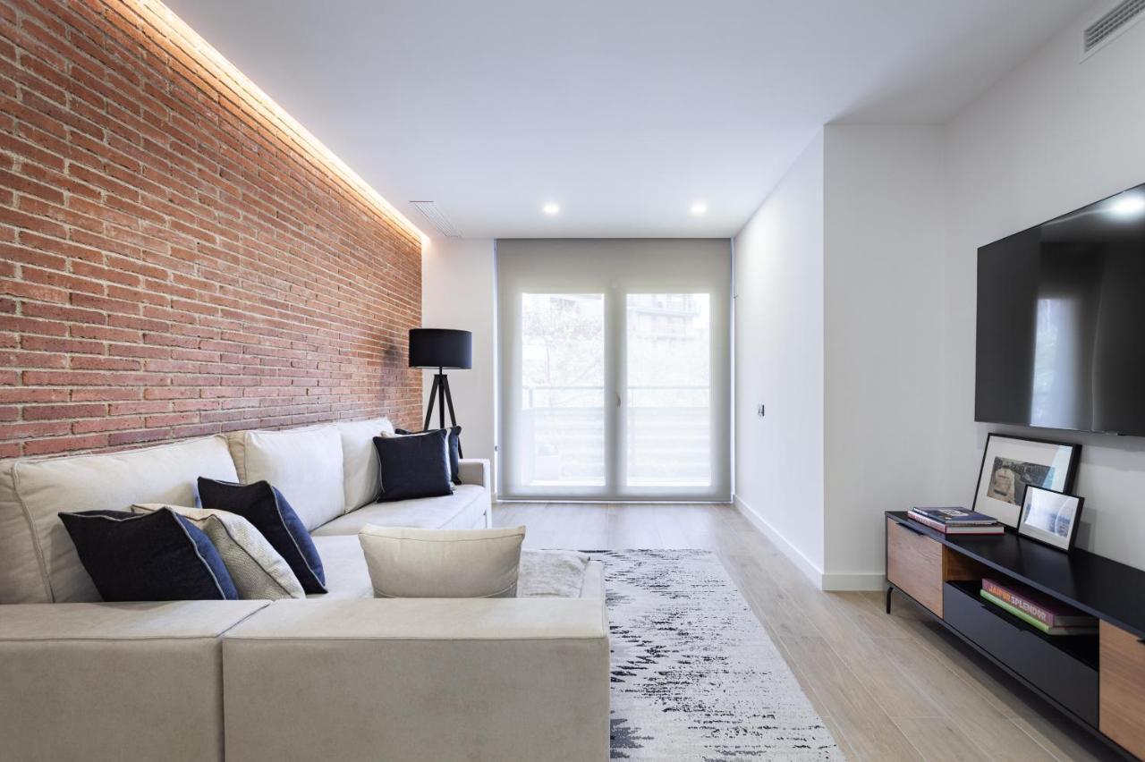Apartsnoubcn Equador Les Corts บาร์เซโลนา ภายนอก รูปภาพ