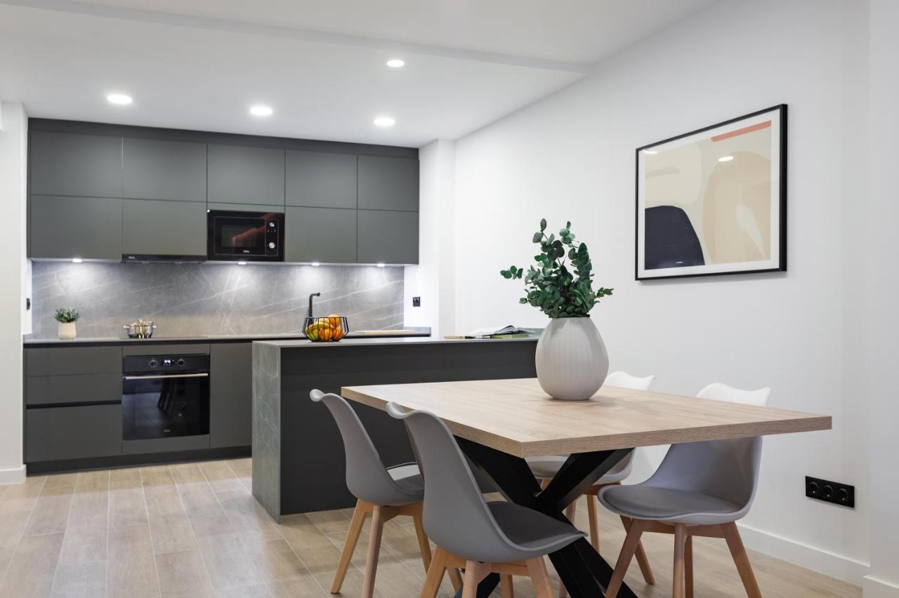 Apartsnoubcn Equador Les Corts บาร์เซโลนา ภายนอก รูปภาพ